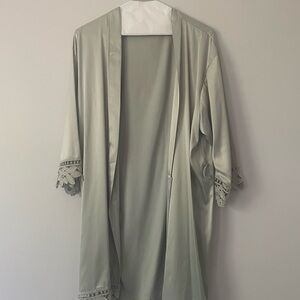 Elegant Lace Trim Satin Robe